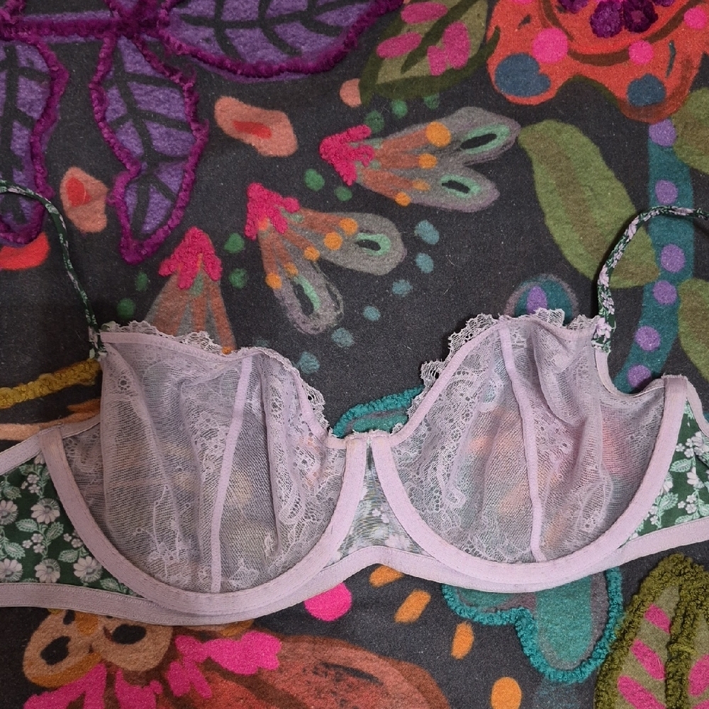 Adore Me Green Floral And Lavender Lace Bra N Panty Set - Picture 4 of 8